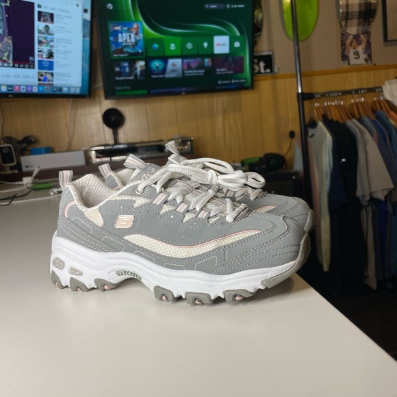 Skechers D Lite 2000 6.5 - Picture 2 of 7